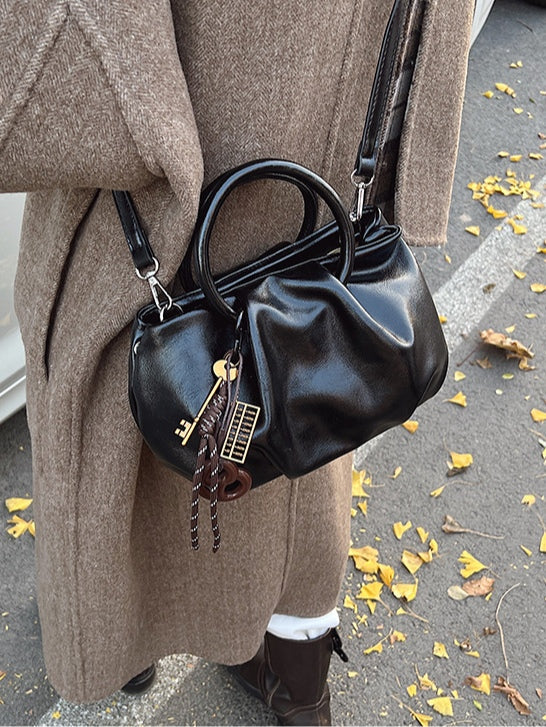 Lightweight crossbody handbag pleated cloud bag