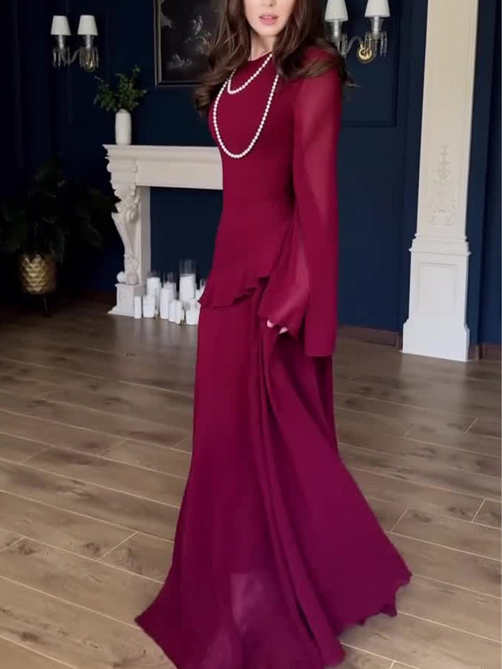 Elegant long-sleeved luxurious light dress