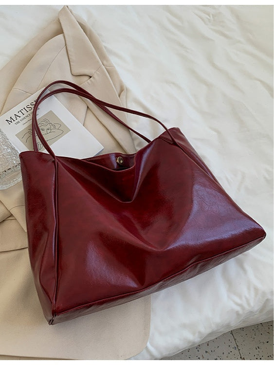 Large-capacity soft leather shoulder bucket bag