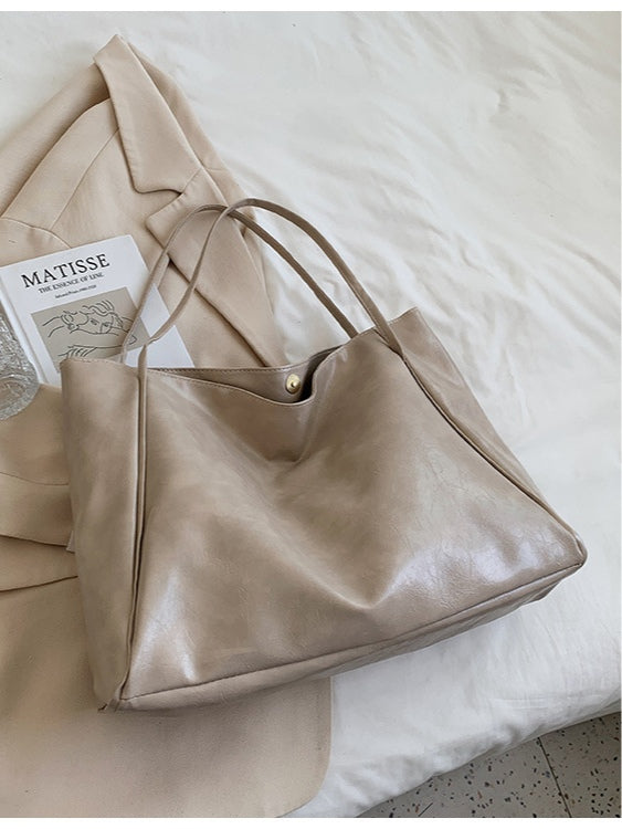Large-capacity soft leather shoulder bucket bag