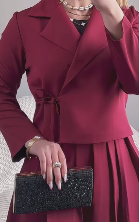 Lapel tie jacket and pleated skirt set