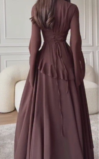 Flowy and lightweight long-sleeved luxurious dress