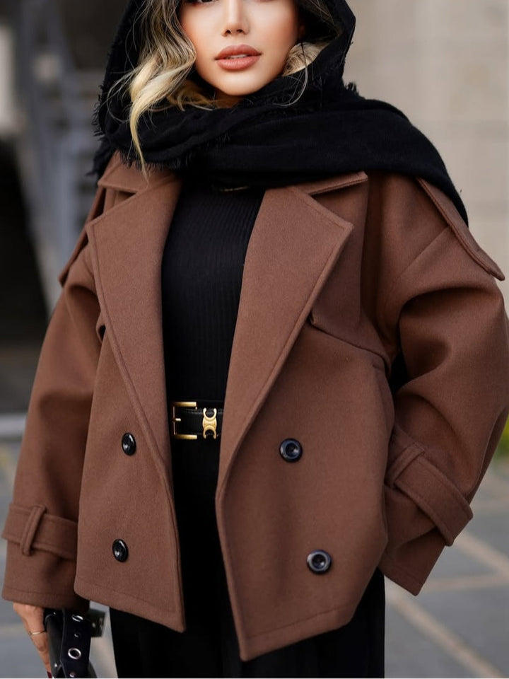 Fashion short coat with large lapel