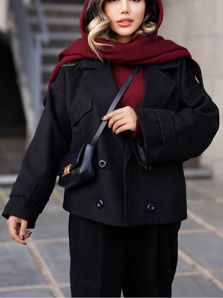 Fashion short coat with large lapel