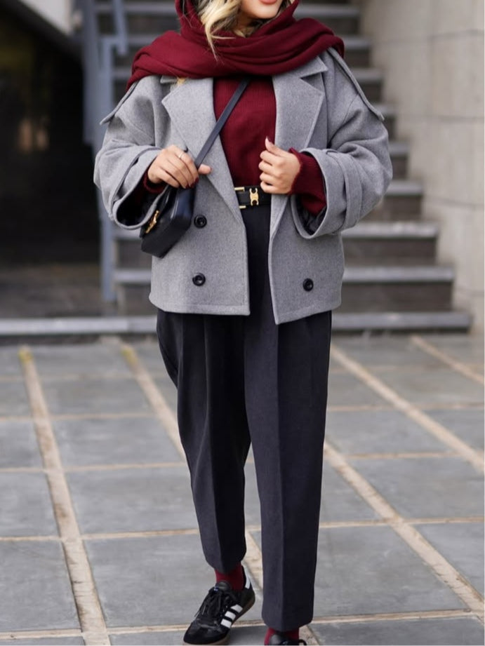 Fashion short coat with large lapel